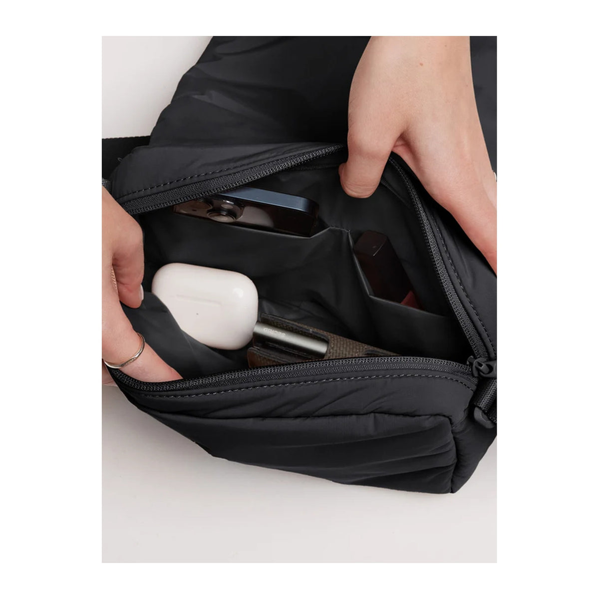 GOT BAG Cloud Crossbody Bag Monochrome