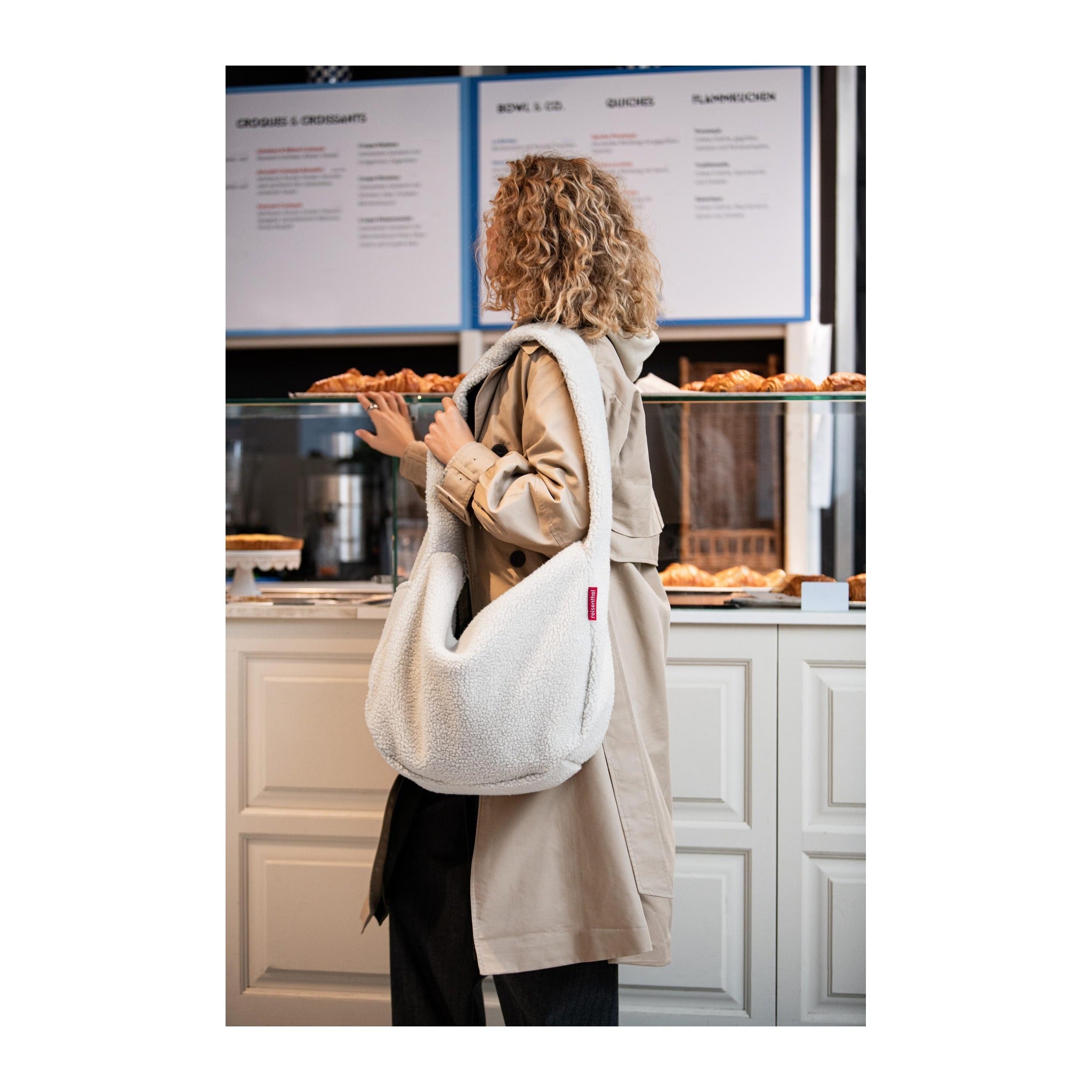 Reisenthel moonbag teddy sand