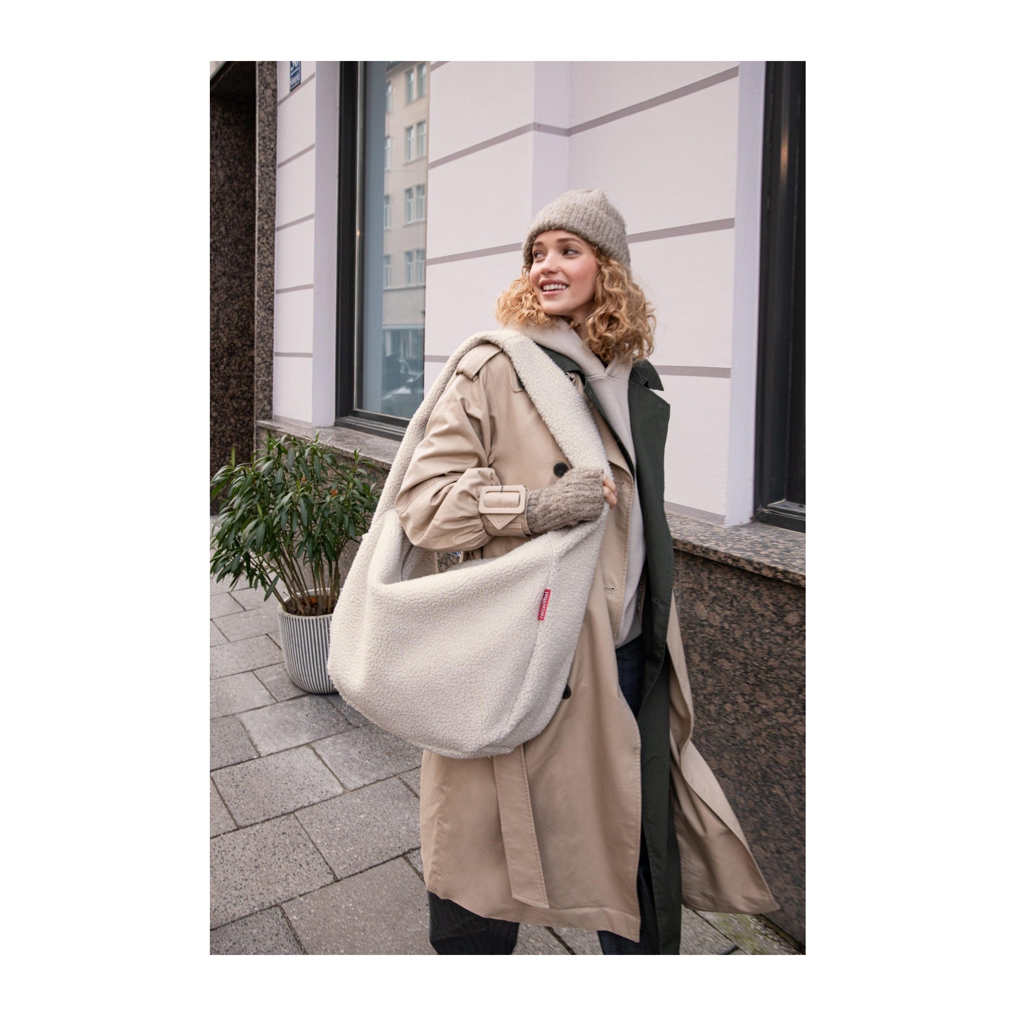 Reisenthel moonbag teddy sand