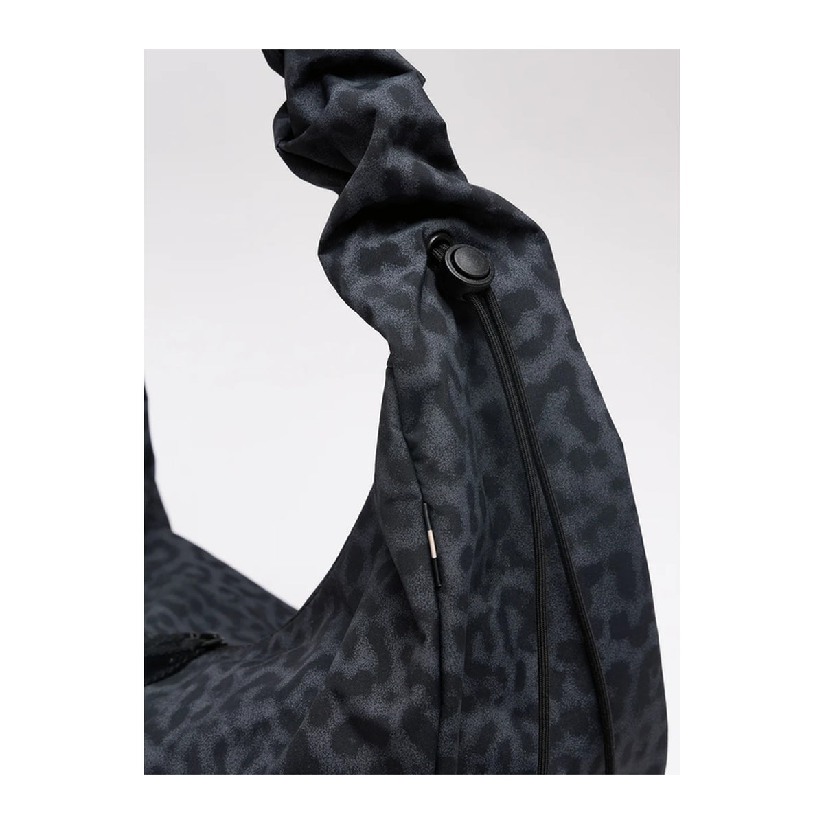 GOT BAG Moon Bag Ruffle Cat Shark black