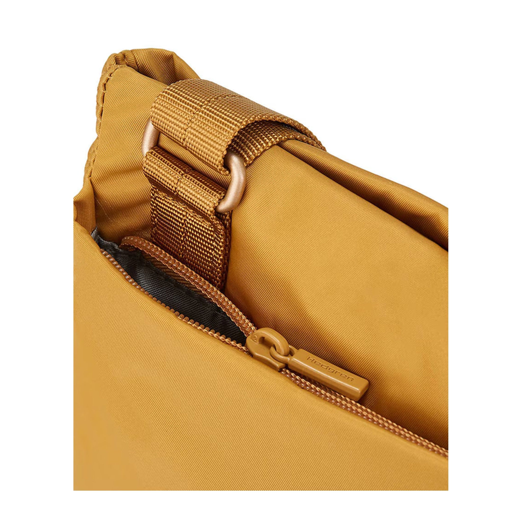 Hedgren Leonce - Small Vertikal Crossover RFID